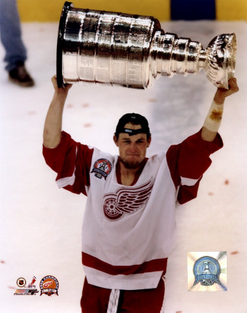 aado009darren-mccarty-with-the-2002-stanley-cup-18-photofile-posters.jpg